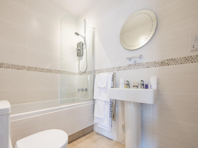 Bathroom 4, Darwins Townhouse, Shropshire