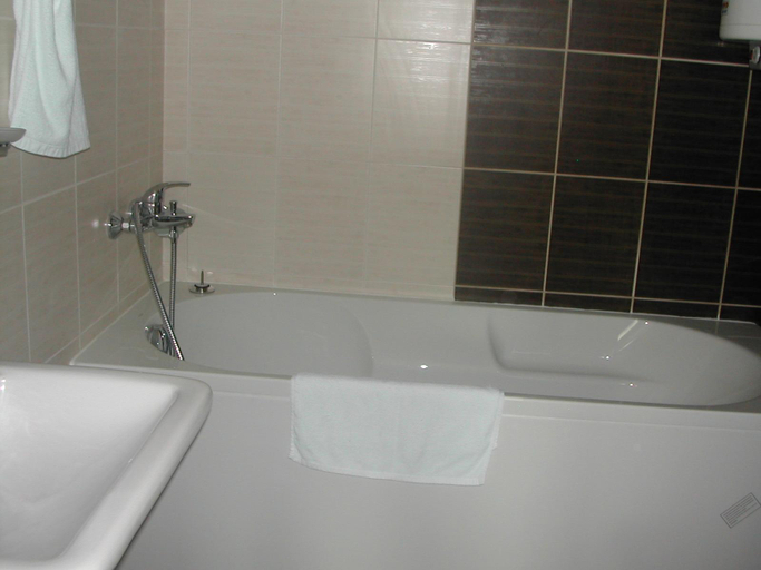 Bathroom 5, Chateau Del Marina Penthouses, Nesebar