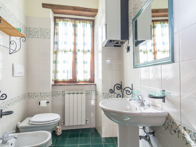 Bathroom 2, Apartment in Todi with Pool and Garden, Perugia