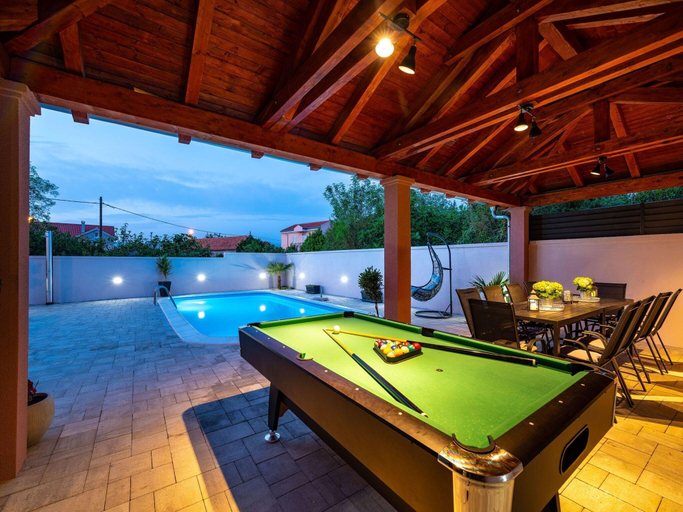Others 4, Luxurious Villa in Dalmatia Near Sea, Nin