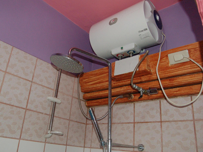 Bathroom 2, Dolor Hotel, Daet