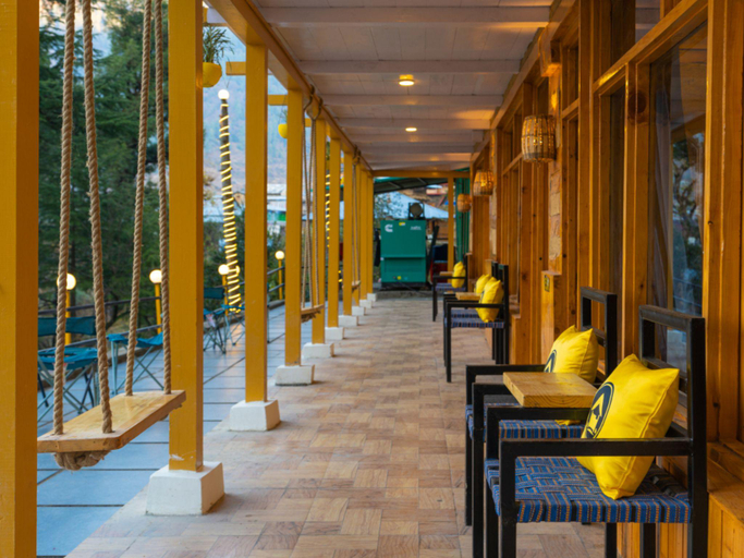 Public Area 2, The Hosteller Shangarh, Sainj Valley, Kullu