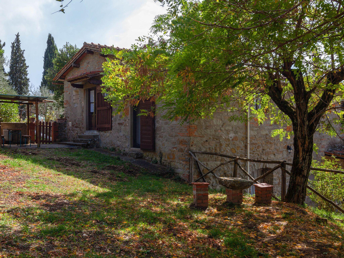 Exterior & Views, Classy Farmhouse in Castelfranco Piandiscò with Garden, Arezzo