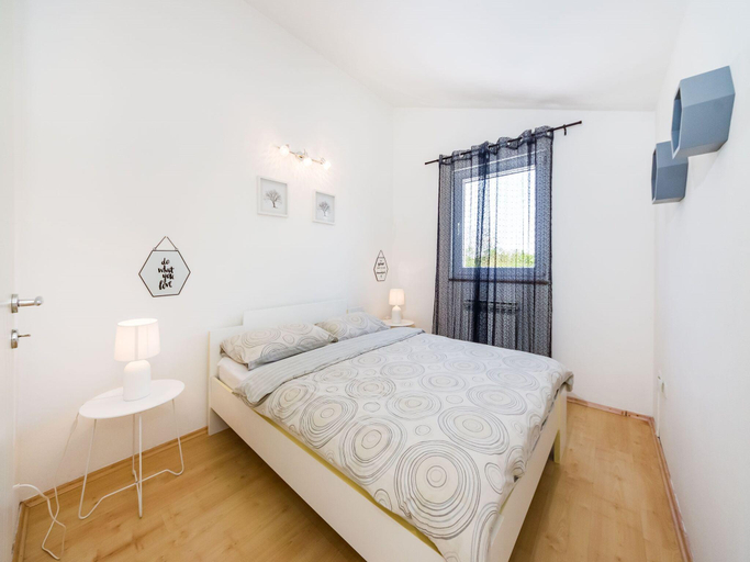 Bedroom 2, Luxurious Villa in Dalmatia Near Sea, Nin