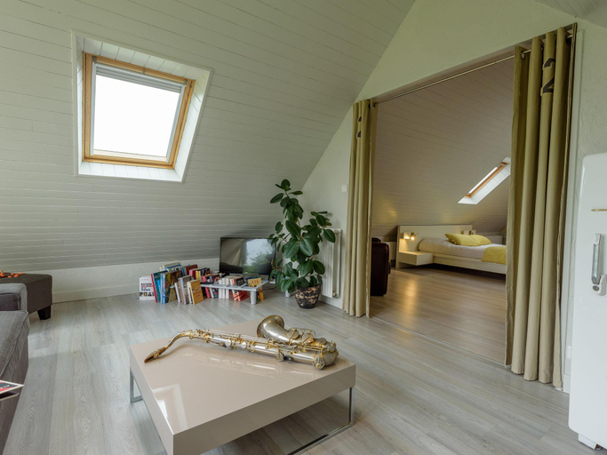 Bathroom 3, Spacious holiday home with heated indoor pool, Finistère