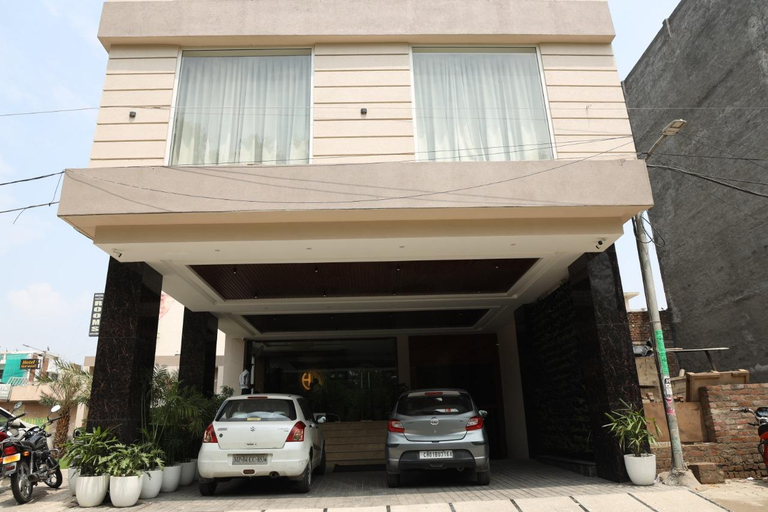 Others 3, Hotel Western Premium, Sahibzada Ajit Singh Nagar
