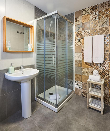 Bathroom 4, Rooms VITA & BAR, Granada
