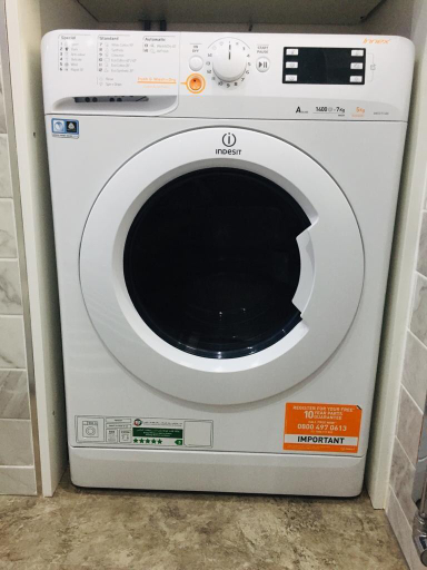 Others 3, Luxury Central Self Contained Flat by CozyNest, Reading