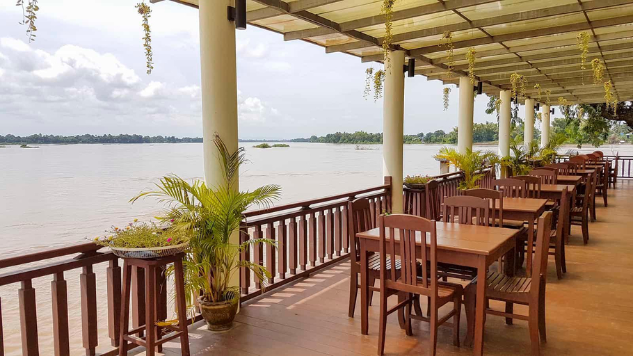 Food & Drinks 3, Dondet Hotel, Khong