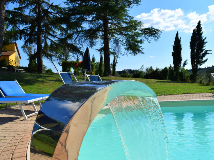 Quaint Farmhouse in Vinci with Swimming Pool, Florence