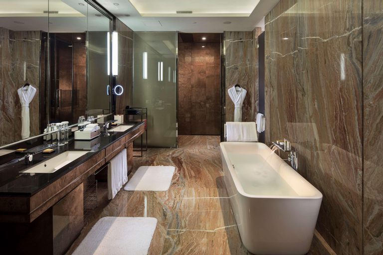 Bathroom 14