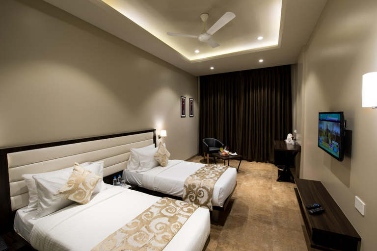 Bedroom 3, Hotel Aurus, Ahmadnagar