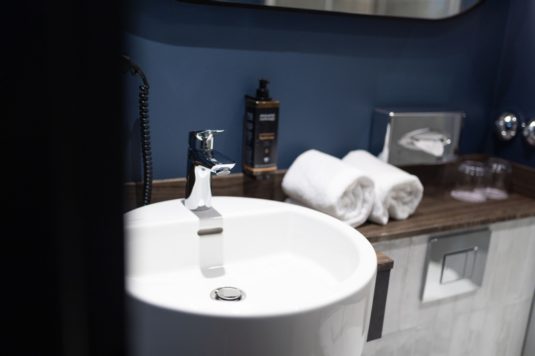 Bathroom 9