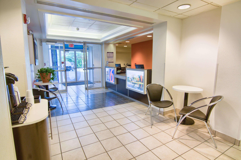 Public Area 3, Motel 6 Portsmouth, NH, Rockingham