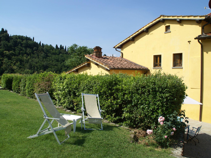 Attractive apartment in 200 year old farmhouse in the middle of the Chianti region, Arezzo