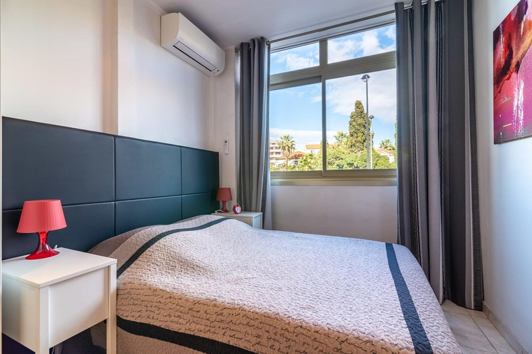 Bedroom 2, Beautiful modern apartment in the heart of Cannes, Alpes-Maritimes