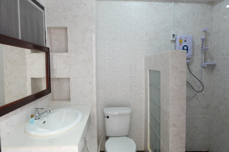 Bathroom, Grandview Riverside Hotel, Vangvieng