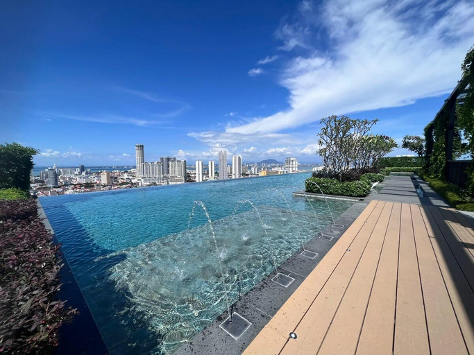FRESH NEW LOOK Georgetown#SkyPoolContemporarySuite, Penang Island