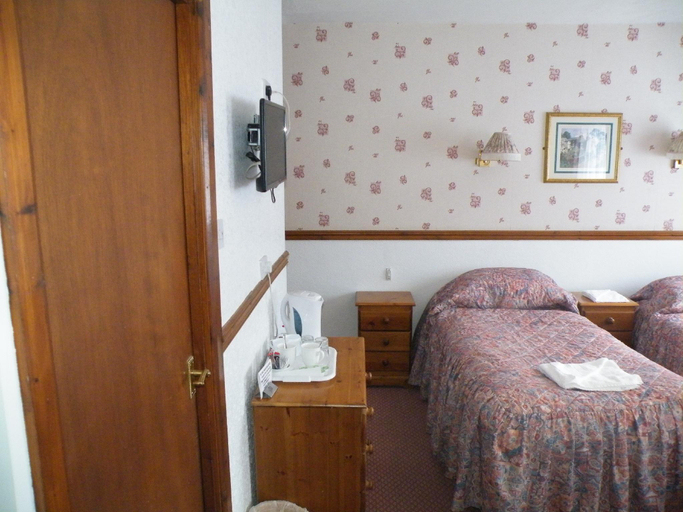 Bedroom 3, Twa Dogs Inn, Cumbria