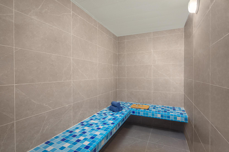 Bedroom 12