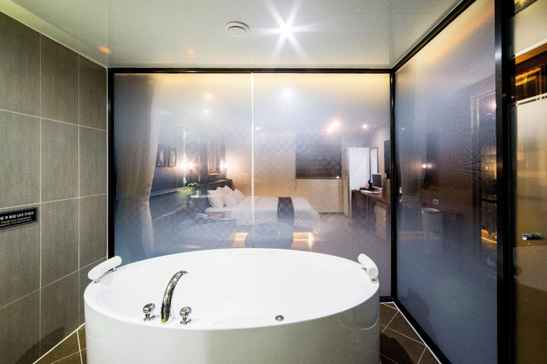Bathroom 3, Design Hotel 2NE1, Jukdo Market, Pohang, Pohang
