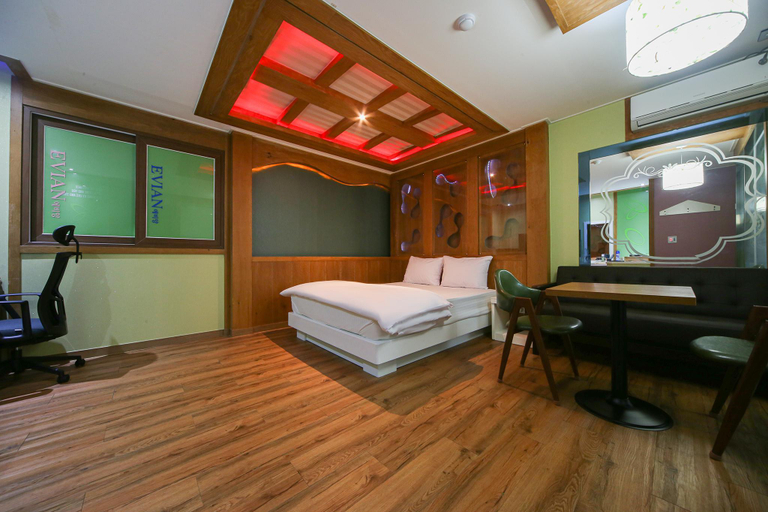 Bedroom 2, Miryang Evian Car Self check-in Motel, Miryang