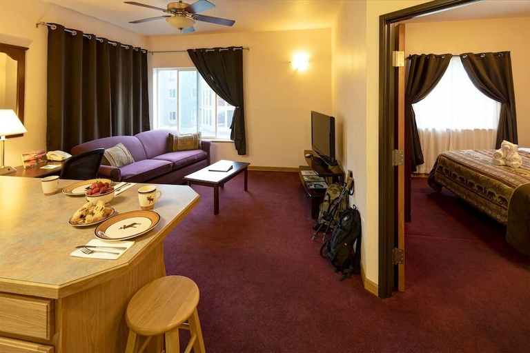 Bedroom 3, Totem Hotel and Suites, Valdez-Cordova