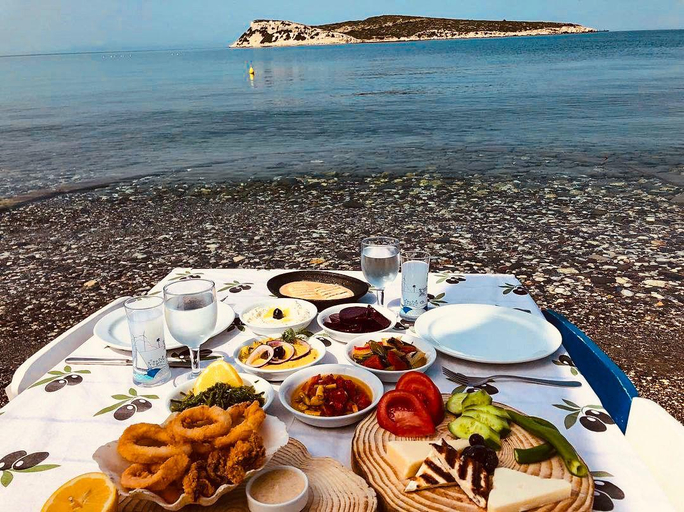 Others 2, Giritli Rum Meyhanesi & Butik Otel, Karaburun
