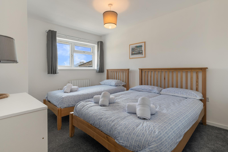 Bedroom 2, Coedrath Park 20 - Modern Apartment, Close to the Beach, Pembrokeshire