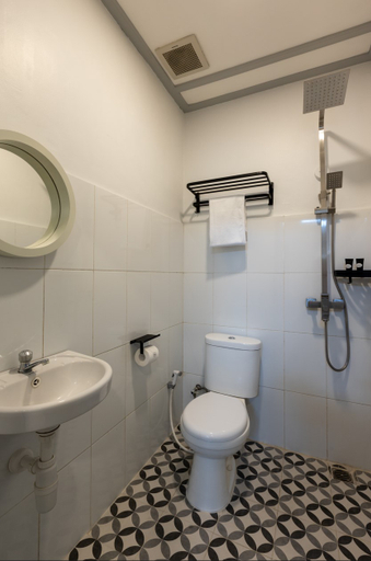 Bathroom 5, Ceria Hotel Yogyakarta, Yogyakarta
