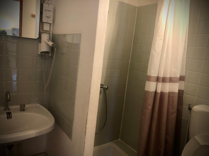 Bathroom 3, Auberge Saint Antoine, Hautes-Alpes