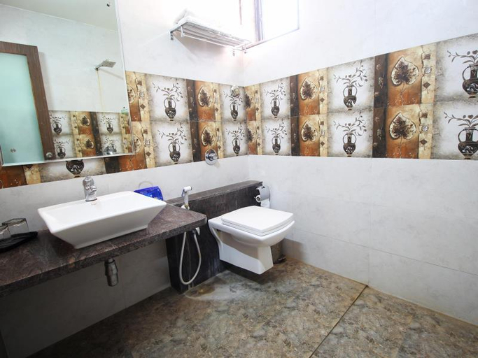 Bathroom 4, Hotel Narayan Inn, Devbhumi Dwarka