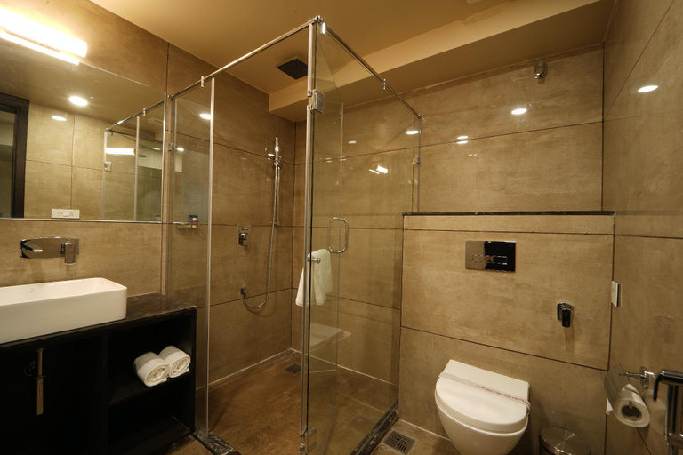 Bathroom 5, HOTEL VIVAN PINNACLE, Ajmer