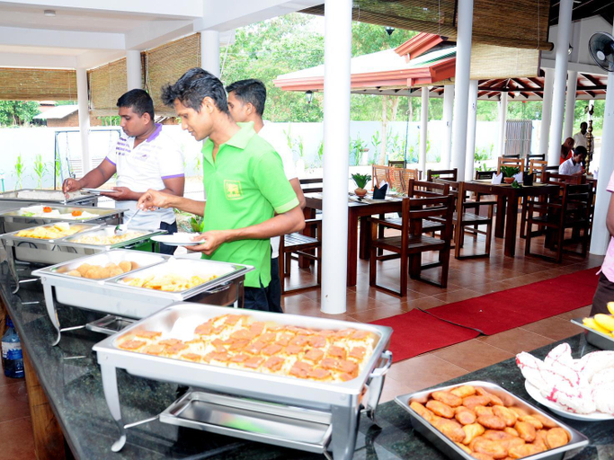 Food & Drinks 5, Sihilro Regency Hotel, Embilipitiya