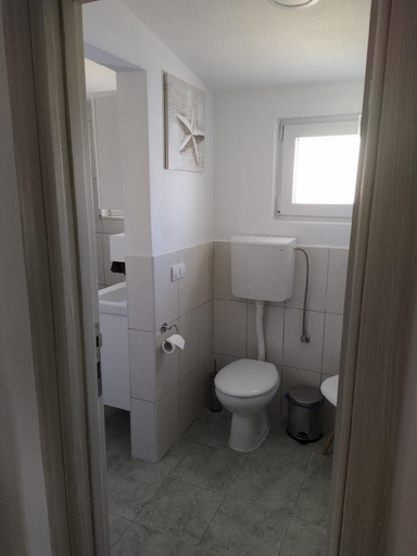Bathroom 2, House Munich - Montenegro