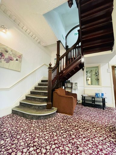 Public Area 2, Star Hotel, South Leicester, Leicester