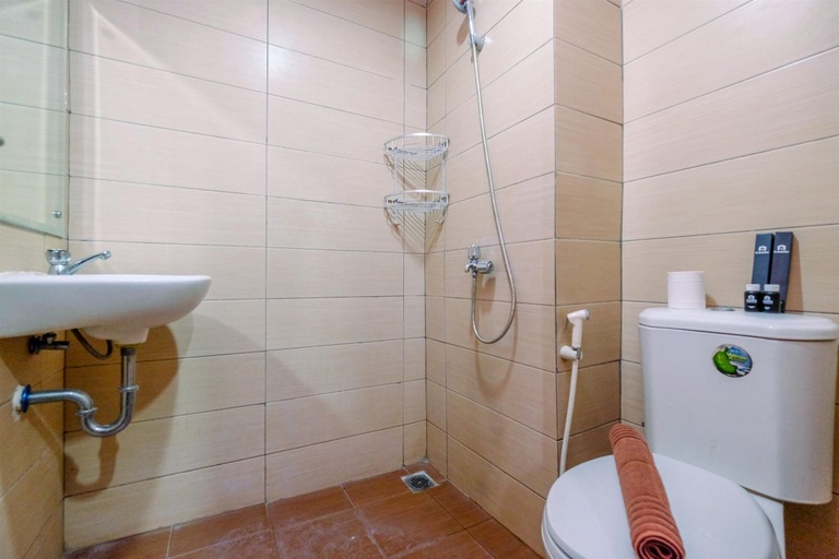 Bathroom 5, iRoom Margonda Residence 345, Depok