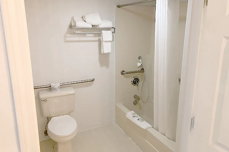 Bathroom 4, Rodeway Inn Winnemucca, Humboldt