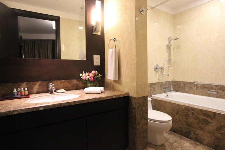 Bathroom 18
