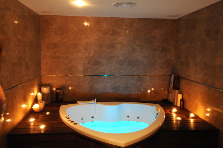 Bathroom 5, Pirin Park Hotel, Sandanski