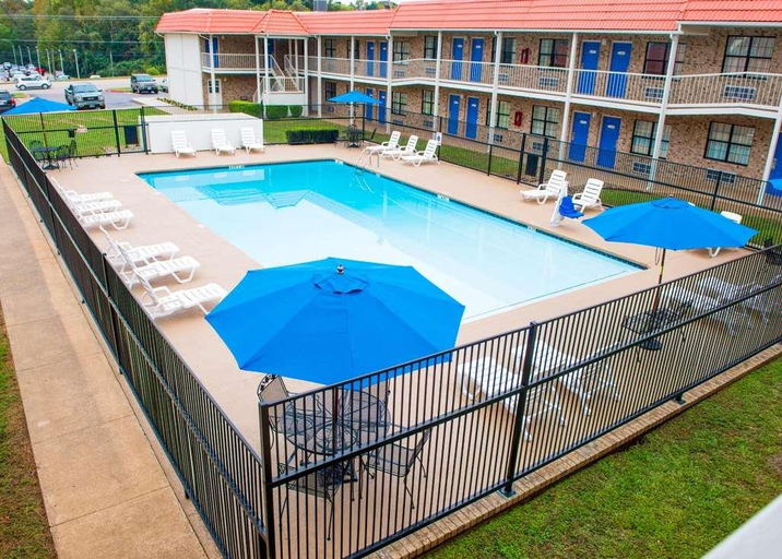 Sport & Beauty, Motel 6 Palestine, TX, Anderson