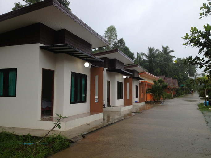 Langsuan resort, Lang Suan