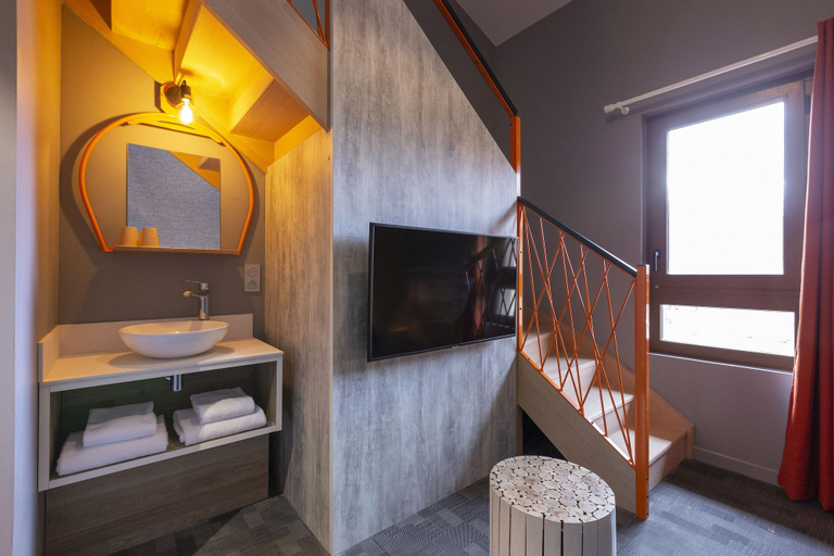 Public Area 2, Base Camp Lodge, Savoie