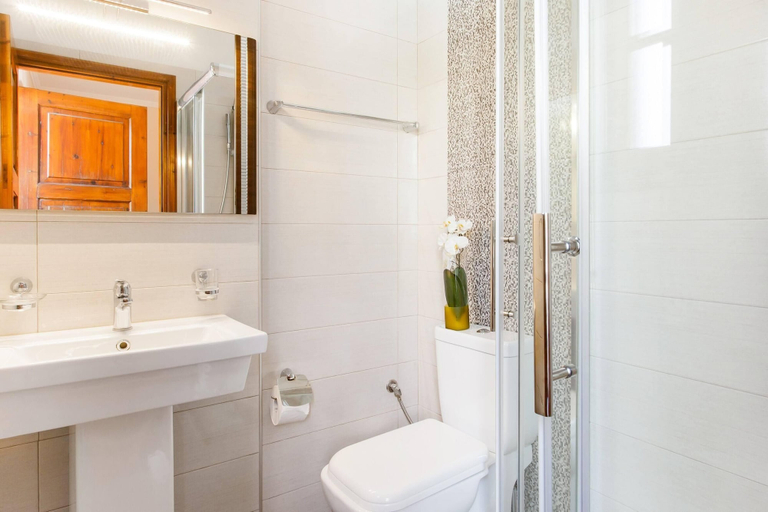 Bathroom 5, Atsipopoulo Villas, Crete