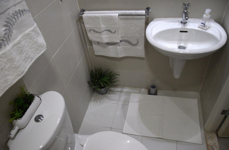 Bathroom 5, Jazz Residences Makati luxury apartments, Makati City