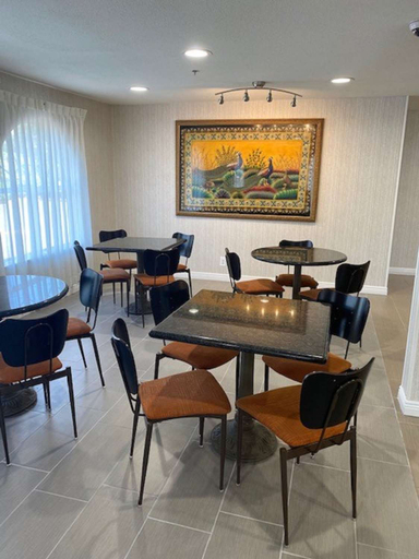 Food & Drinks 5, SureStay Hotel by Best Western Alexandria, Rapides