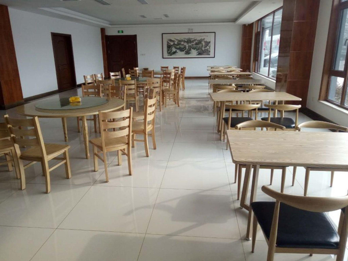 Food & Drinks 5, GreenTree Inn Qingdao Jiaozhou Jiaoping Road Express Hotel, Qingdao
