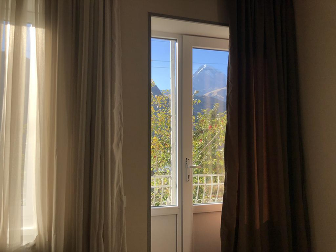 Others 5, Geo Inn, Kazbegi