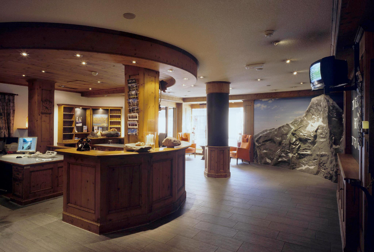 Public Area 3, Eiger, Interlaken