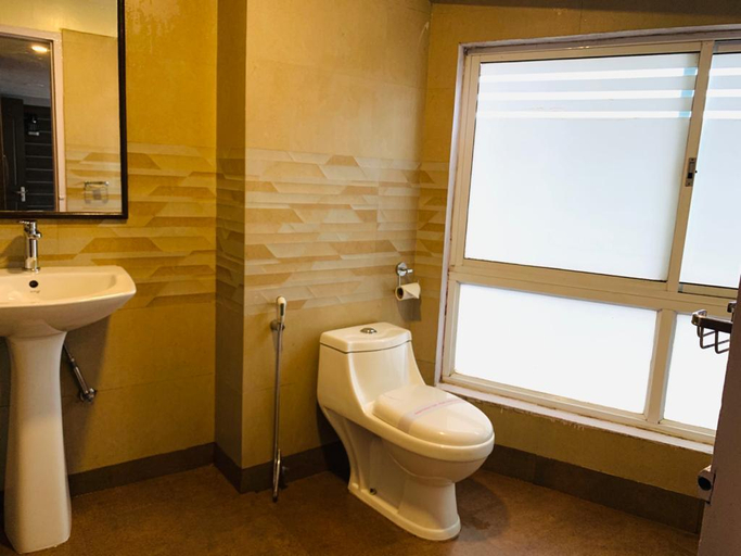 Bathroom 4, Hotel Zambala Retreta & Spa, Darjeeling, Darjiling